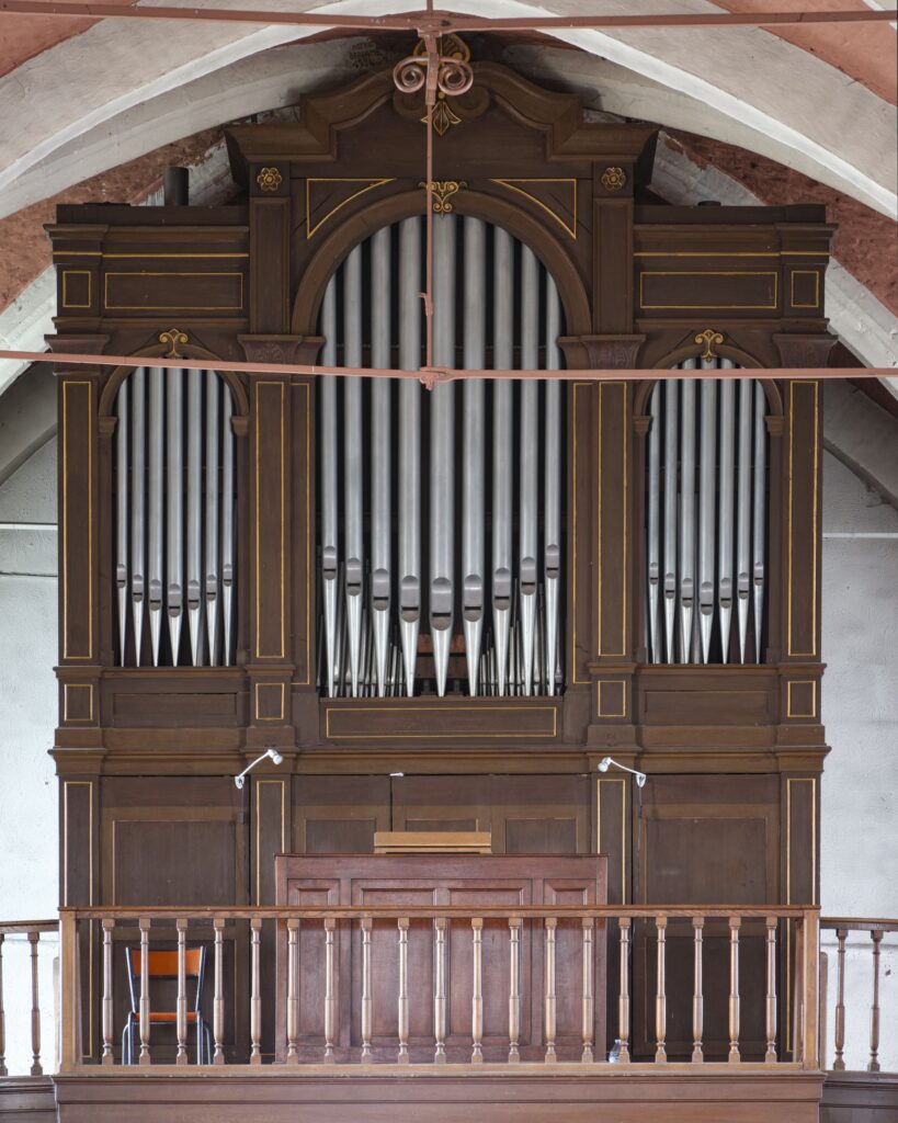 Vue générale du buffet de l'orgue de Signy-le-Petit. © Région Grand Est – Inventaire général / Thomas, Patrice.