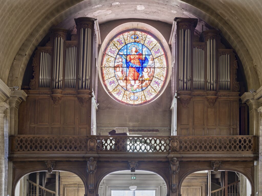 Vue générale du buffet de l'orgue de l'église Saint-Charles de Sedan. © Région Grand Est – Inventaire général / Thomas, Patrice.
